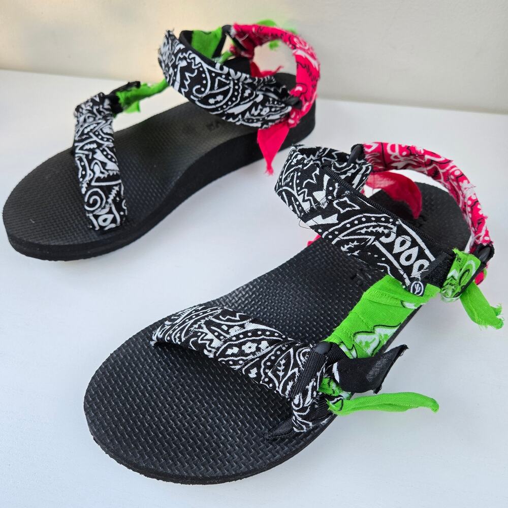 Arizona Love NEW Trekky Mix $186 Pink Green Black Bandana Sandal Womens Size 39
